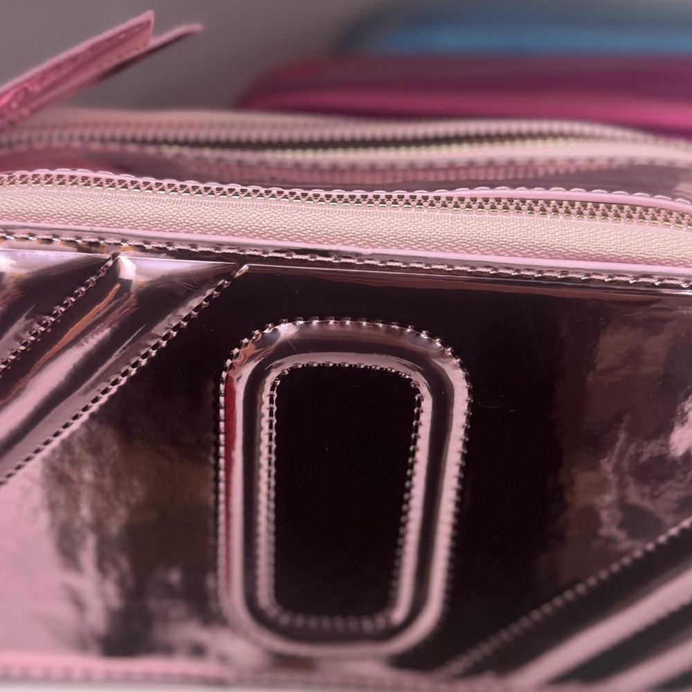 Metallic Pink Crossbody Bag - Picture 3 of 4
